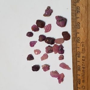 30ct Rough burmese ruby lot from myanmmar untreated for jewlery and fashion